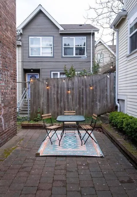 Adorable Cozy House With Parking And Loft! Villa Seattle 0*,
