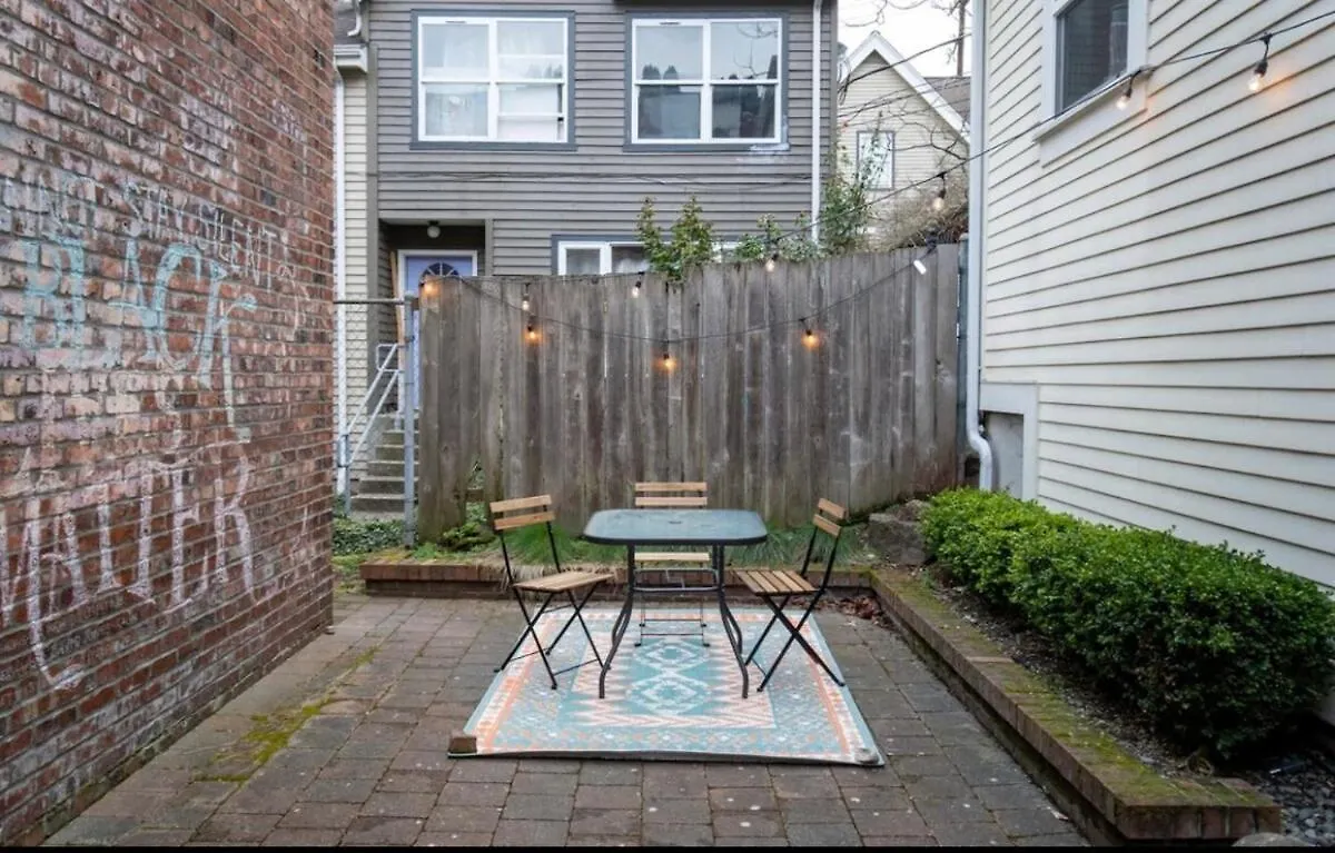 Adorable Cozy House With Parking And Loft! Villa Seattle 0*,
