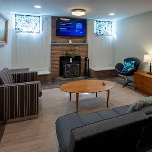  Holiday home Seaview Hideaway Heated Floors, Free Parking