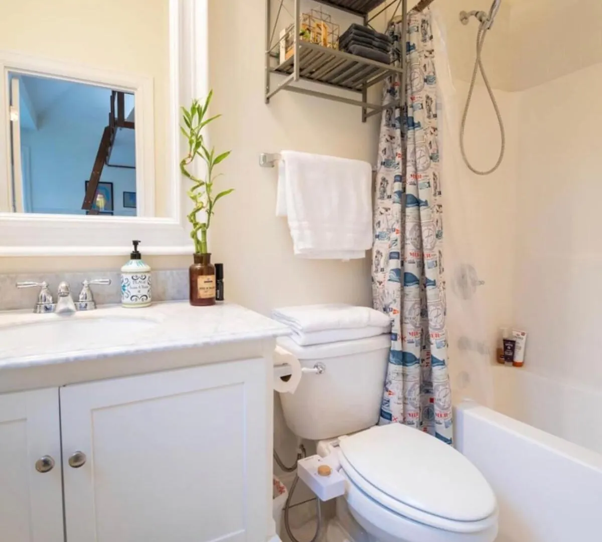 Holiday home Adorable Cozy House With Parking And Loft! Villa Seattle United States